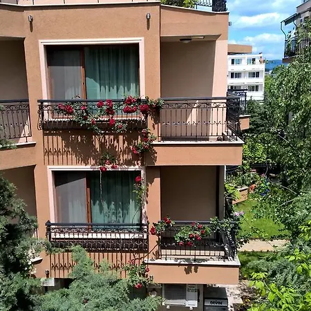 Πανσιόν Brigantina 3*
